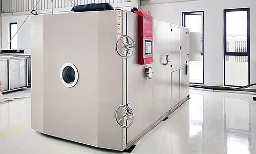 Front three-quarter view of the Beihang 3.4 m³ low-pressure chamber