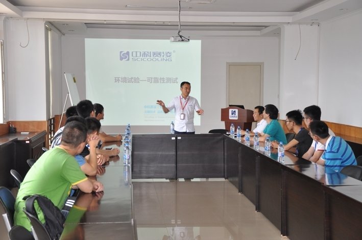 Beihang University students attending a technical presentation and exchange meeting at SCICOOLING.