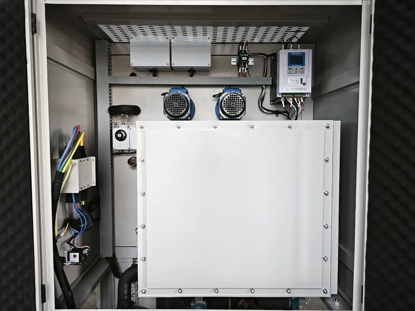 SCI airflow control system insSCI airflow control system inside an environmental test chamberide an environmental test chamber