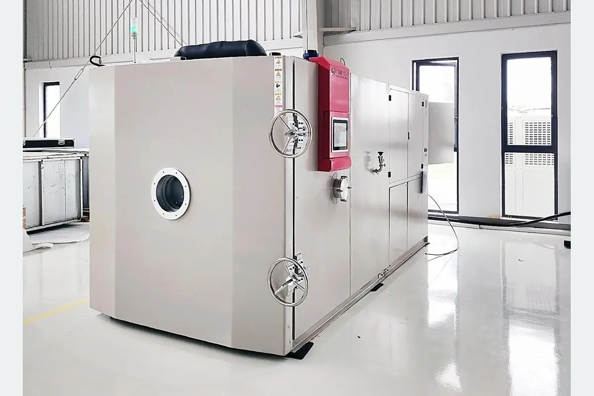 SCICOOLING full-view low-pressure chamber