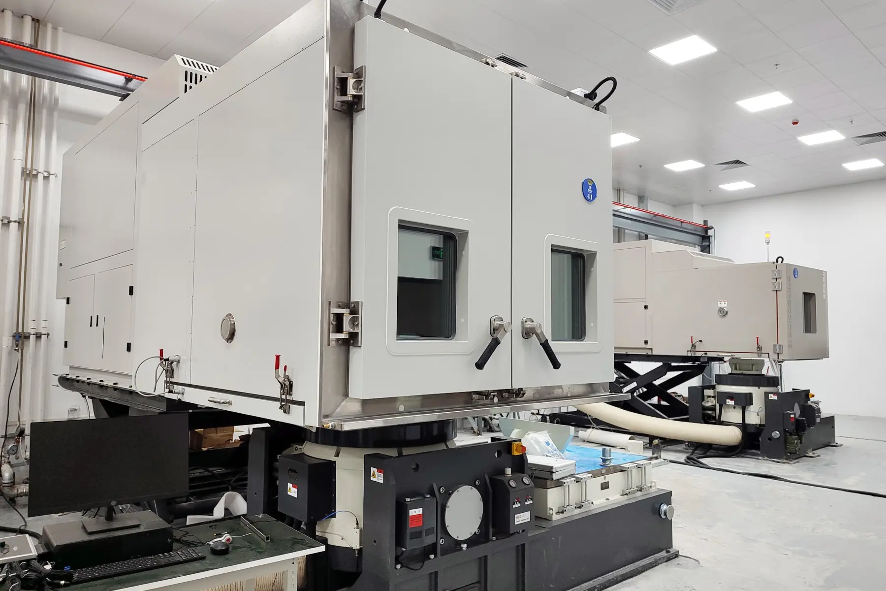 SCICOOLING temperature-humidity-vibration system — SP3021