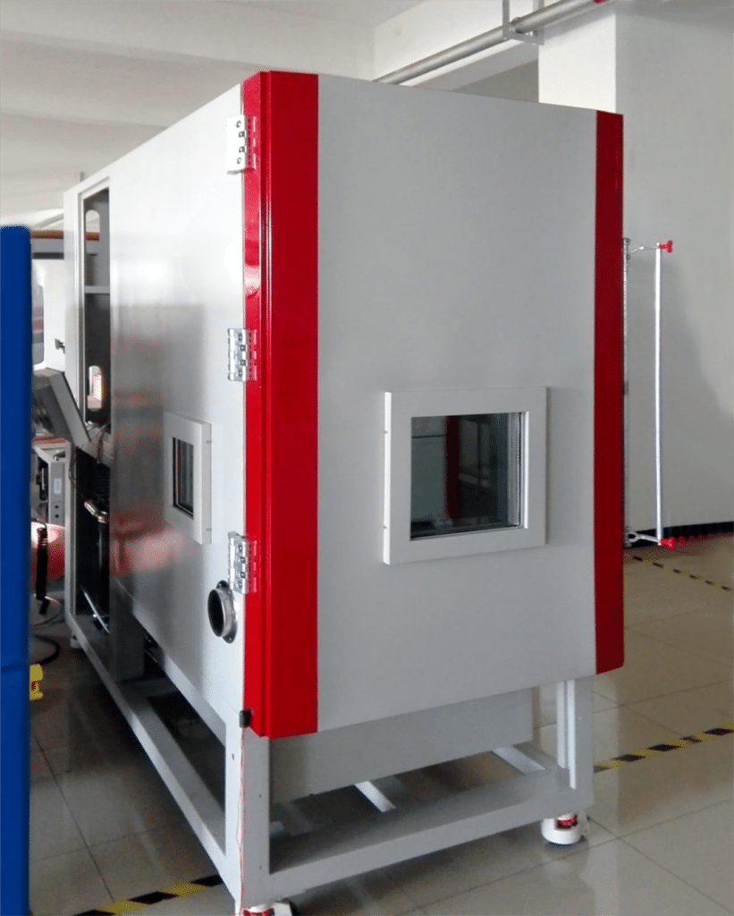 SCI chamber with multiple optical access windows for -120°C university testing