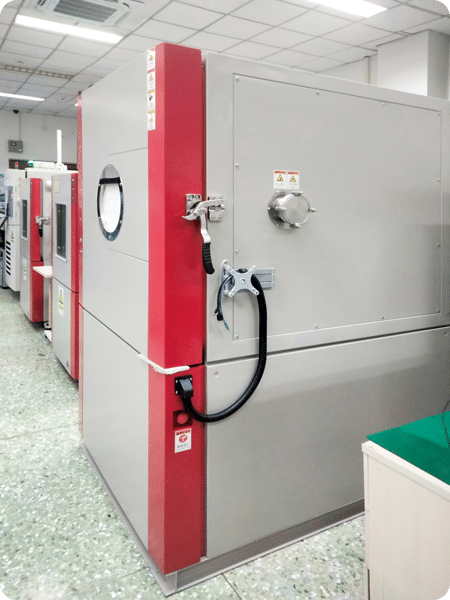 Large custom SCI environmental test chamber in a production laboratory