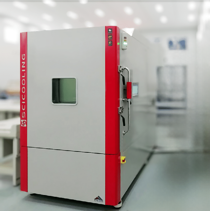 Compact SCI ultra-low-temperature chamber in a laboratory