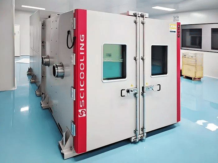Walk-in SCI rapid temperature change chamber with two access doors