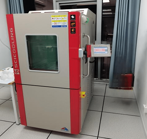 SCI high-precision temperature chamber installed in a technical laboratory