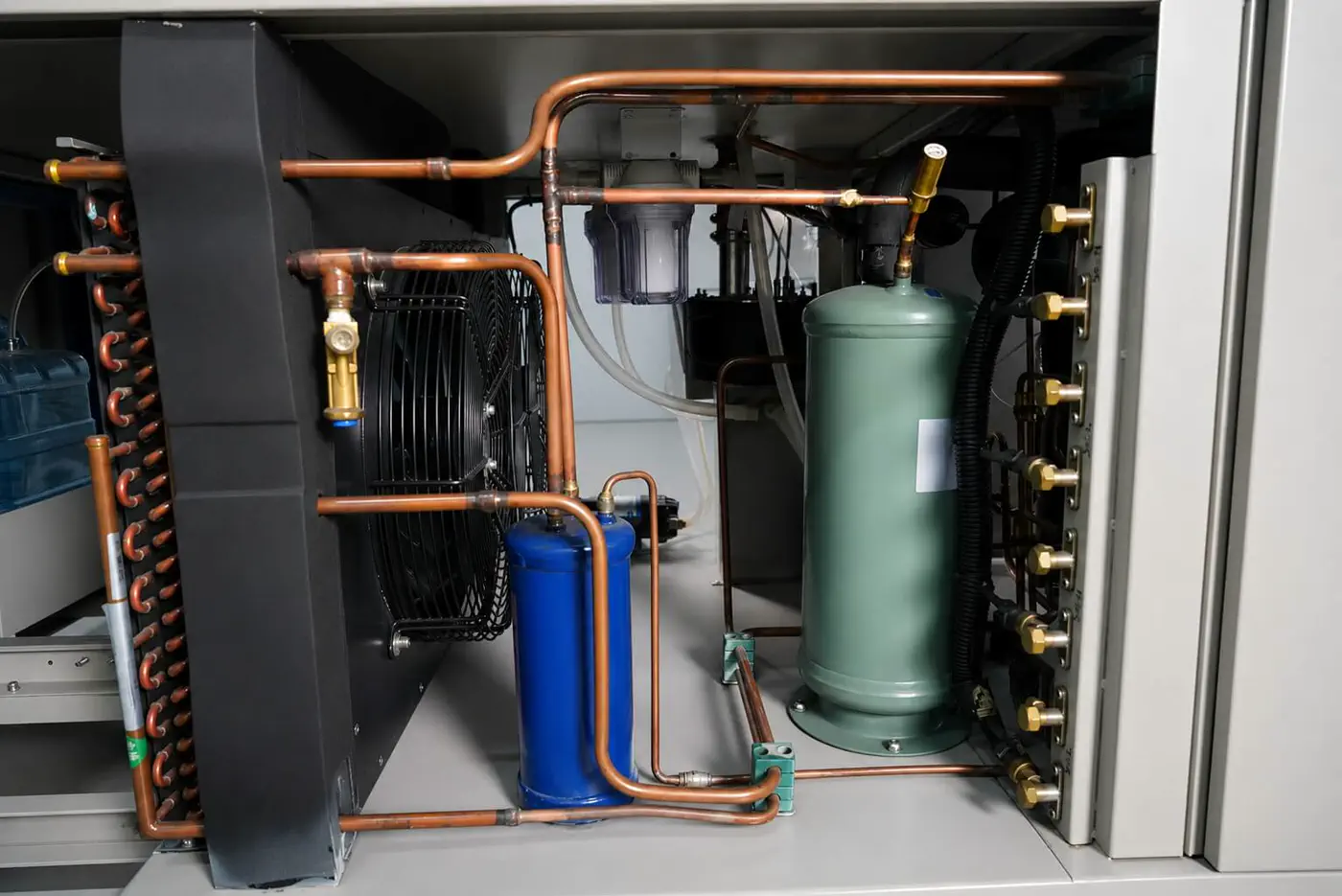 Distinct refrigeration system inspection view